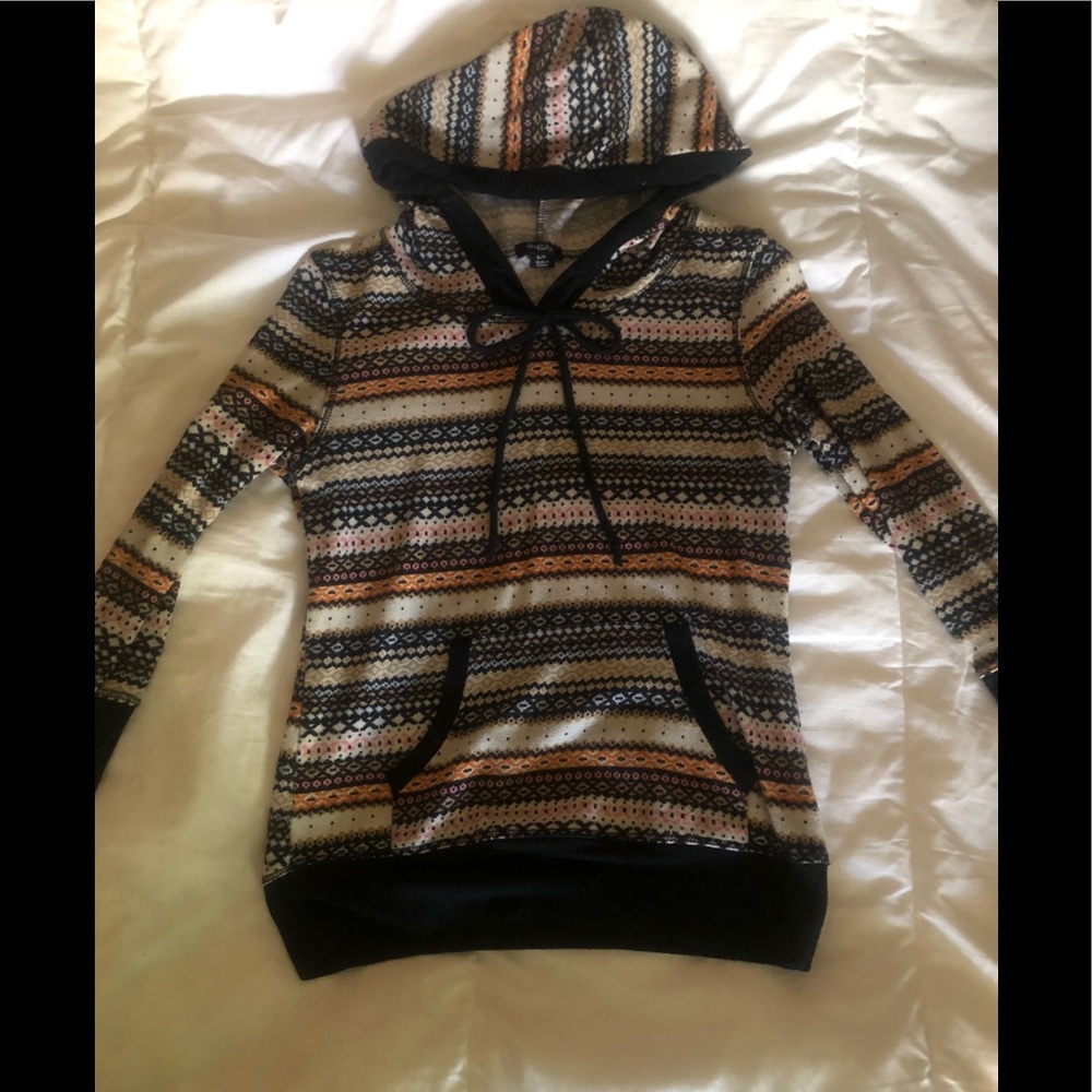 CASUAL SWEATER